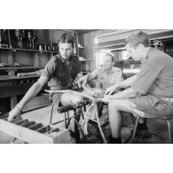 Groupe réseau filaire (GRF), militaires du rang (mdr) à l'instruction.