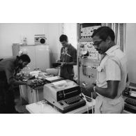 Le groupement de transmission terre (GTT) 815 : station de réception de Super Mahinor [Mahina ?]  Mururoa-Hao.