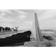 Moruroa, zone Vie, habitation du personnel civil et digue du 5e rmp