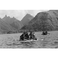 Entraînement du régiment d’infanterie de marine du Pacifique - Polynésie (RIMAP-P) au centre d'instruction nautique (CIN) de Tautira. Mise en oeuvre tactique de zodiac.