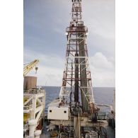 Plateforme de forage Tila à Moruroa (Mururoa).