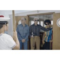 Trajet des membres de la commission de la Défense nationale pour une visite de la plateforme Tila à Moruroa (Mururoa) à bord d'une vedette.