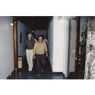 Visite des locaux de l'Assemblée territoriale par les membres de la commission de la Défense nationale avec Frantz Vanizette, président de l'Assemblée territoriale de Polynésie française.