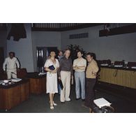 Visite de l'Assemblée territoriale par les membres de la commission de la Défense nationale avec Frantz Vanizette, président de l'Assemblée territoriale de Polynésie française, lors de leur visite.