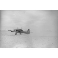 Décollage d'un bombardier Junkers Ju-87 Stuka du Sturzkampfgeschwader 2 "Immelmann".