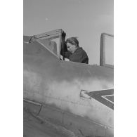 Activités du 2e Staffel du 13 groupe de reconnaissance (Nahaufklärungsgruppe 13) sur le terrain de Saint-Brieuc.
