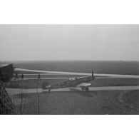 Un chasseur Messerschmitt Bf-109 du Jagdgeschwader 27, le chiffre 9 est peint sur son fuselage.