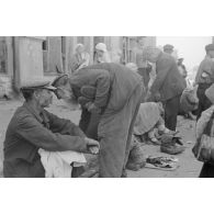 Marché près de l'église de Petrozavodsk (Carélie, Russie).