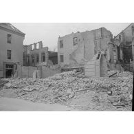 Ruines dont une imprimerie : « Buchdruckerei, Einong Dort ».