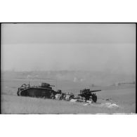 Le char français B1 Bis "Crécy au Mont" stoppé au sein d'une position de 8,8 cm FlaK.
