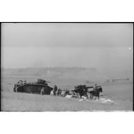 Le char français B1 Bis "Crécy au Mont" stoppé au sein d'une position de 8,8 cm FlaK.