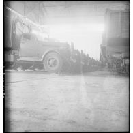 Stockage de camions Berliet sur la base aérienne de Pau.