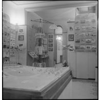 Exposition lors de la "semaine de l'aviation" à Vichy : stand de l'armée de l'Air.