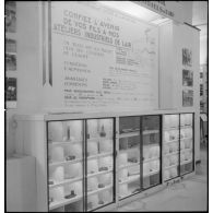Exposition lors de la "semaine de l'aviation" à Vichy : stand de l'armée de l'Air.
