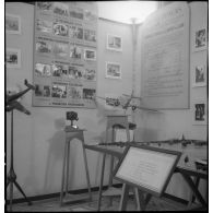 Exposition lors de la "semaine de l'aviation" à Vichy : stand de l'armée de l'Air.