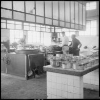 Les cuisines sur la base aérienne de stockage de Lyon-Bron.