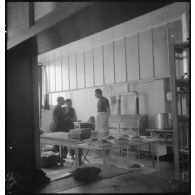 Les cuisines de l'ancienne usine Forclum, sur le terrain d'aviation d'Ambérieu-en-Bugey, où une chaîne d'assemblage de bombardiers Lioré et Olivier LeO 451 (LeO 45) est réactivée.