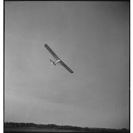 Meeting de vol à voile sur une base aérienne.