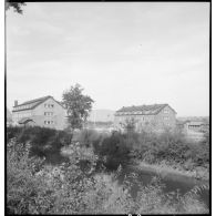 Bâtiments de l'école de formation des mécaniciens-radios de l'armée de l'Air sur la base aérienne de Chambéry.