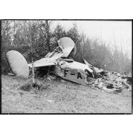 Débris de l'avion de transport Potez 662 qui s'est écrasé le 12 novembre 1941 dans le massif de l'Aigoual près de la commune du Vigan et à bord duquel se trouvait le général d'armée Charles Huntziger, secrétaire d'Etat à la Guerre.