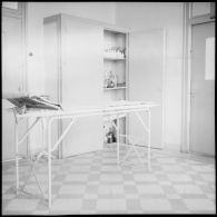Salle de soins du dispensaire de Lyon.