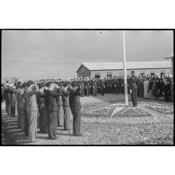 Cérémonie de lever des couleurs lors de la célébration du 14 Juillet sur l'aérodrome de Vichy-Rhue.