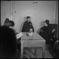 Des élèves de l'Ecole des pupilles de l'Air (EPA) à Grenoble reçoivent la visite de leur famille.