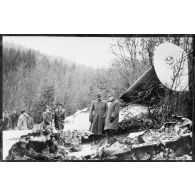 Officiers généraux et supérieurs présents sur la zone du crash de l'avion de transport Potez 662 du général d'armée Huntziger.
