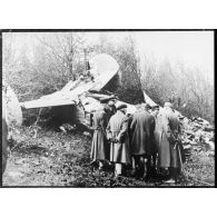 Officiers généraux et supérieurs présents sur la zone du crash de l'avion de transport Potez 662 du général d'armée Huntziger.