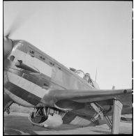 Départ en mission du capitaine Jean Accart à bord d'un avion de chasse Morane Saulnier MS 406.