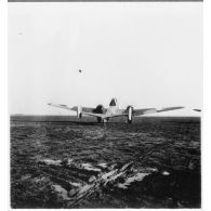 Avion d'observation Potez 63-11 sur une base aérienne.