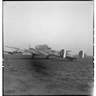 Escadrille d'avions d'observation Potez 63-11 au parking sur une base aérienne.
