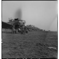 Départ en mission d'une escadrille d'avions d'observation Potez 63-11.