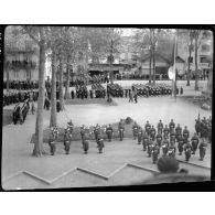 Revue des troupes par le maréchal Pétain lors de la cérémonie du 11 Novembre à Vichy.