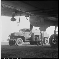 Ravitaillement en essence.