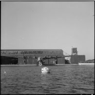 L'hydravion sur le plan incliné de lancement.