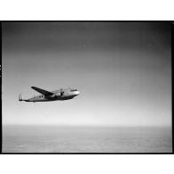 L'avion de transport Breguet Br.500 Colmar survolant la région de Marignane.