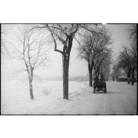 Jeep du groupe d'escadrons de réparations (GER XV) de la 2e division blindée (2e DB).