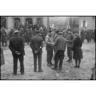 Lors d'une cérémonie, la population d'Obenheim est mise à l'honneur pour avoir aidé les troupes françaises en fournissant des renseignements ou en hébergeant des combattants.