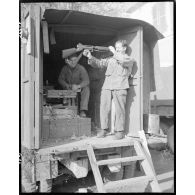 Camion atelier de la compagnie mixte de transmissions 97/84 de la 2e division blindée (2e DB).