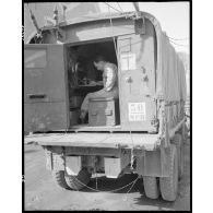 Le camion GMC 399 T24 de la compagnie mixte de transmissions 97/84 de la 2e division blindée (2e DB).