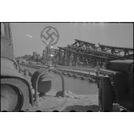 Pont de Maximiliansau, à 3 km au nord-ouest de Karlsruhe.