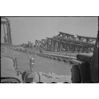 Pont de Maximiliansau, à 3 km au nord-ouest de Karlsruhe.