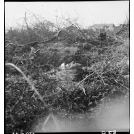 Soldat allemand tué par des tirs d'artillerie lors des combats dans la poche de Royan.