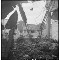 Maisons détruites à Saigon.