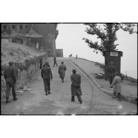 La route d'accès au Berghof, résidence secondaire d'Hitler sur le massif de l'Obersalzberg, éperon rocheux dominant Berchtesgaden.