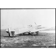 Un bombardier en piqué Loire-Nieuport 40 de l'aéronautique navale.