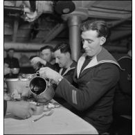 Réveillon de Noël à bord du porte-avions Béarn.