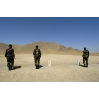 Série de tireurs au pas de tir.