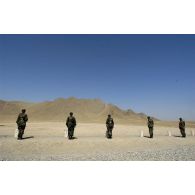 Série de tireurs au pas de tir.